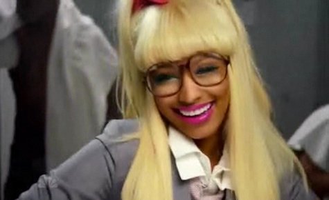 Nicki Minaj's Performance On SNL (videos)
