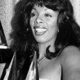 Donna Summer dies after hard fought battle with cancer ShareLegendary disco singer Donna Summer died Thursday after a battle with cancer, sources close to the singer confirmed to FoxNews.com. She was 63. “Early this morning, we lost Donna Summer Sudano,...